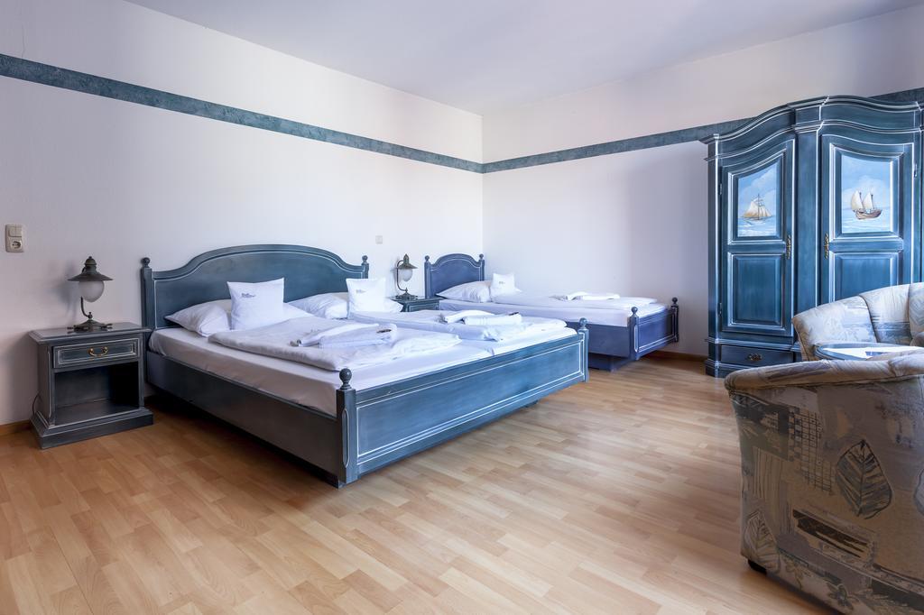 U-Nautic Restaurant & Pension Waren  Bagian luar foto