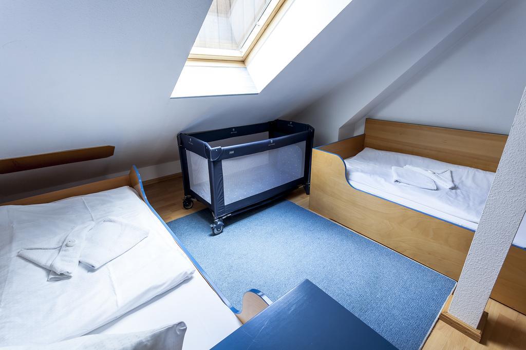 U-Nautic Restaurant & Pension Waren  Bagian luar foto