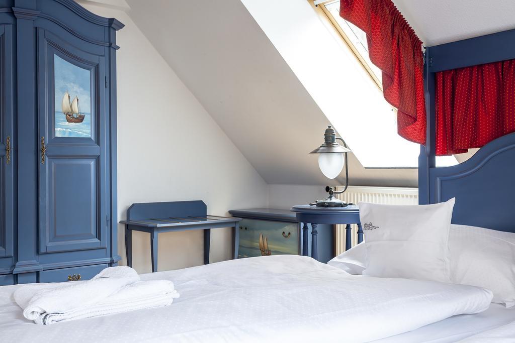 U-Nautic Restaurant & Pension Waren  Bagian luar foto