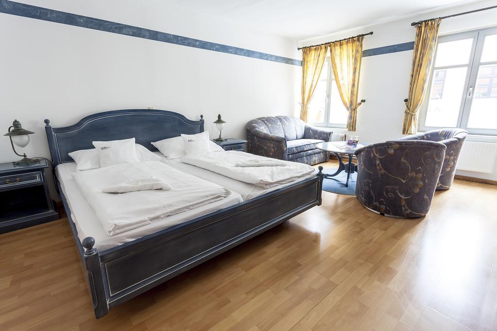 U-Nautic Restaurant & Pension Waren  Bagian luar foto